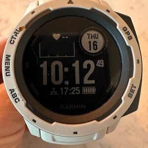 Garmin instinct 2 watch
